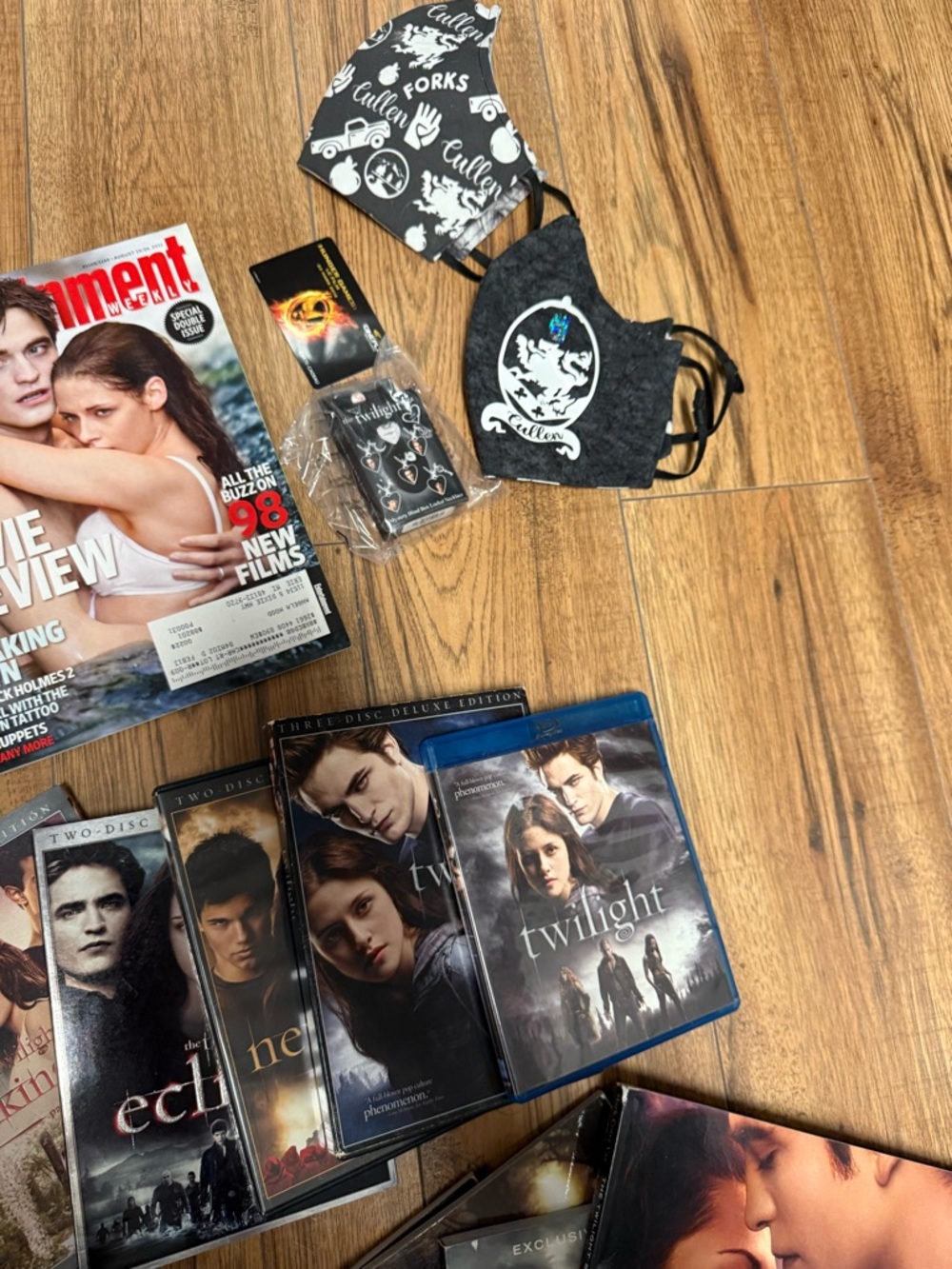Twilight Saga Collector Lot - Books, DVDs & Extras - Picture 5 of 11